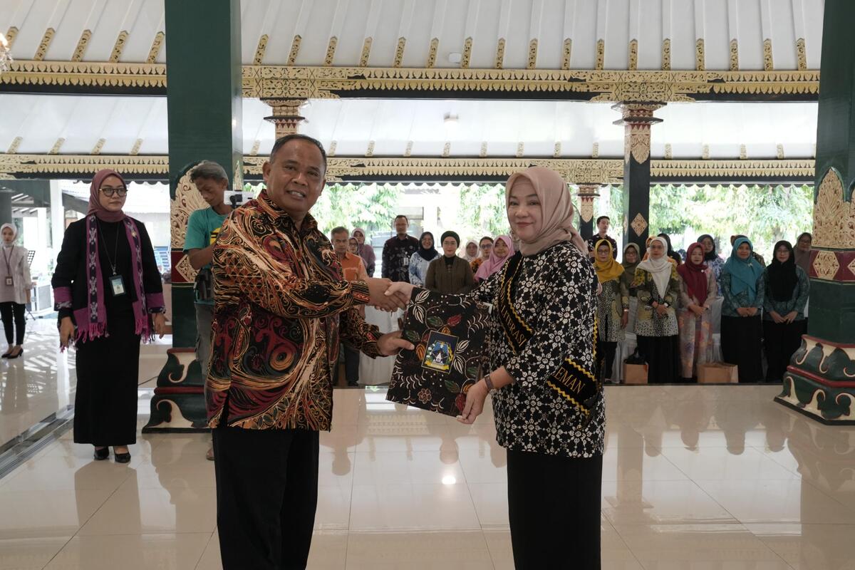 Bupati Sleman Kukuhkan Bunda Literasi, Budaya Membaca Harus Tumbuh dari Rumah