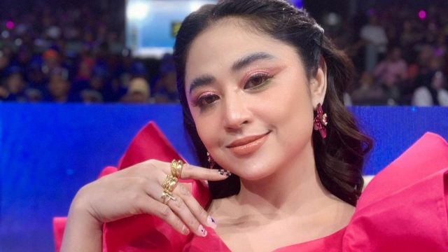 Ibu-ibu yang Menudingnya Jual Diri Berhasil Ditangkap, Dewi Perssik: Ingat Netizen Lainnya