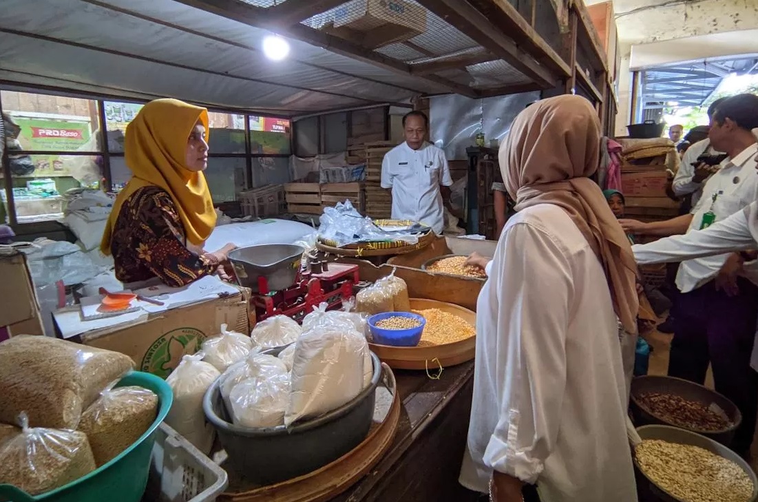 Jelang Nataru, Harga Sembako di Pasar Wates Kulon Progo Naik tapi Stok Masih Aman