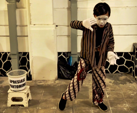 Doddy Micro, Seniman Pantomim Yogyakarta yang Awal Kisahnya Dianggap Aneh