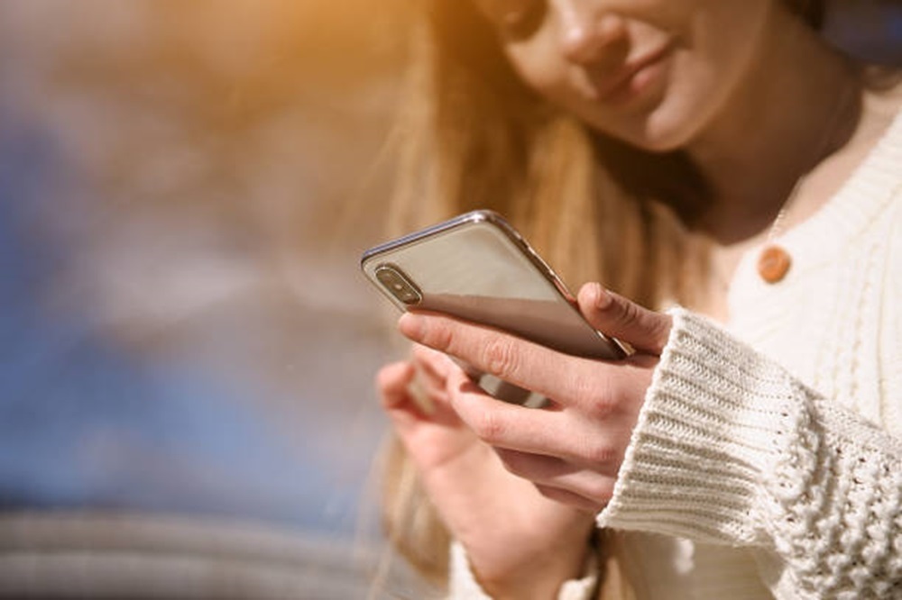 Potensi Pendapatan Ratusan Ribu Rupiah, Begini Cara Menghasilkan Uang dari HP yang Cocok untuk Gen Z