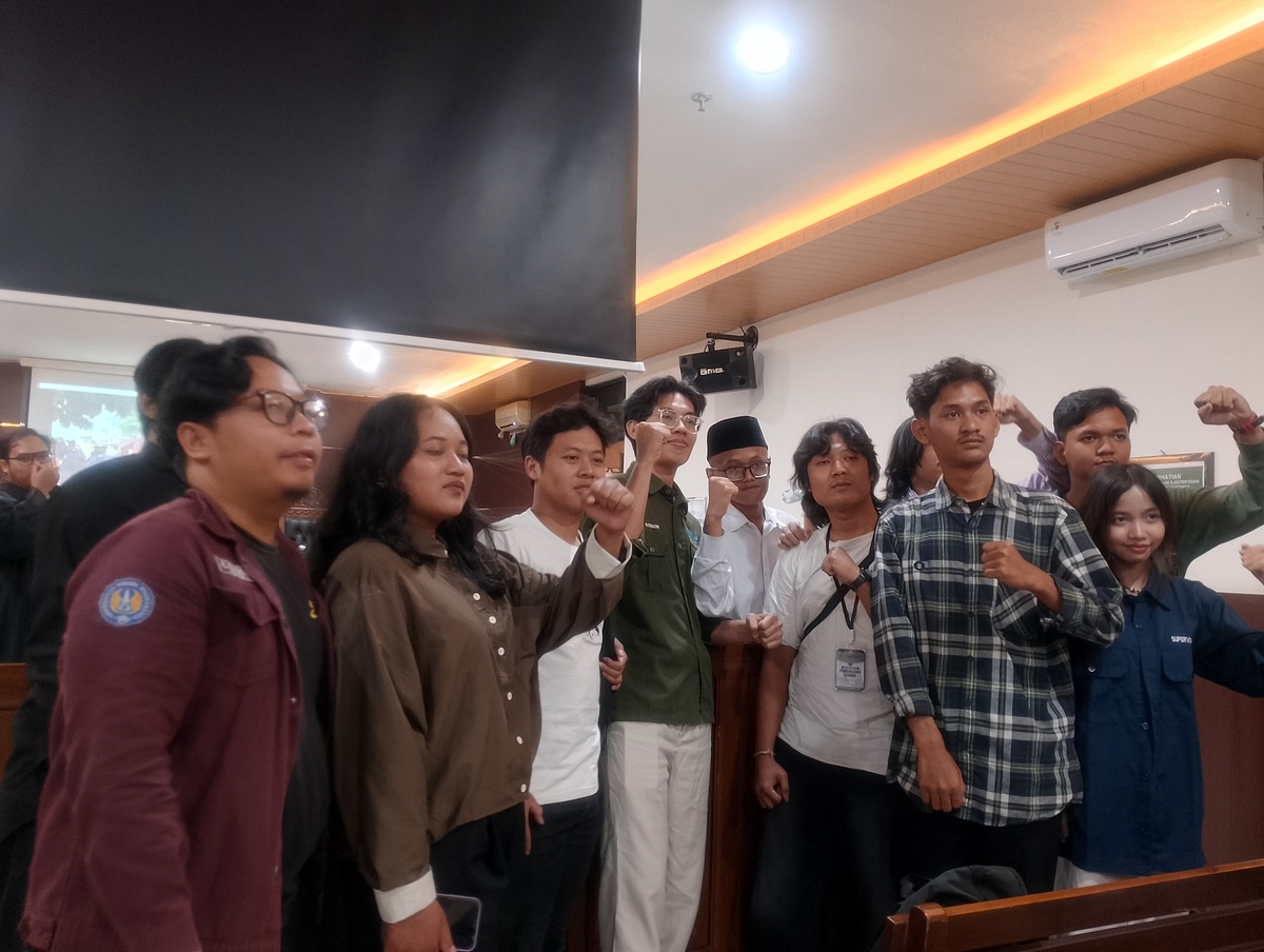 Kisah Solidaritas Aktivis UNY di Balik Vonis Perdana Arie