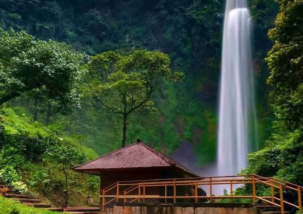 Wisata Terbaru 2024 Curug Cimahi, Pesona Air Terjun Pelangi Paling Memukau Bandung Barat