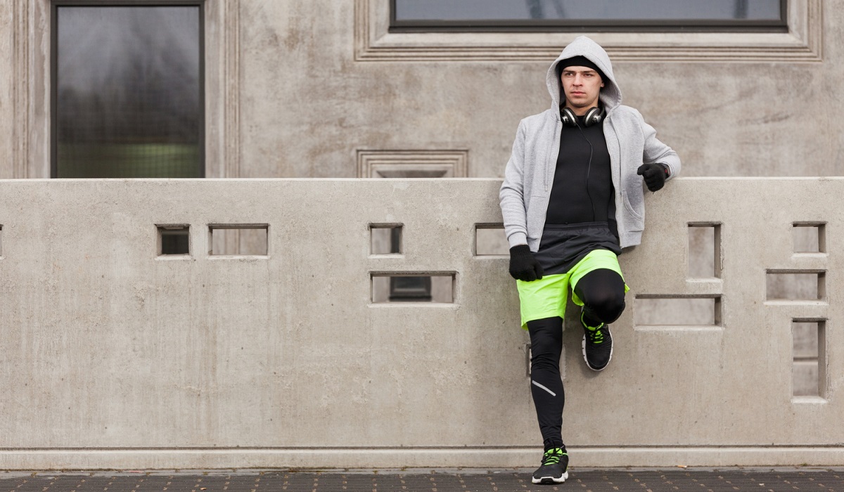 6 Inspirasi Outfit Terbaik Pria untuk Aktivitas Jogging, Tetap Stylish saat Olahraga