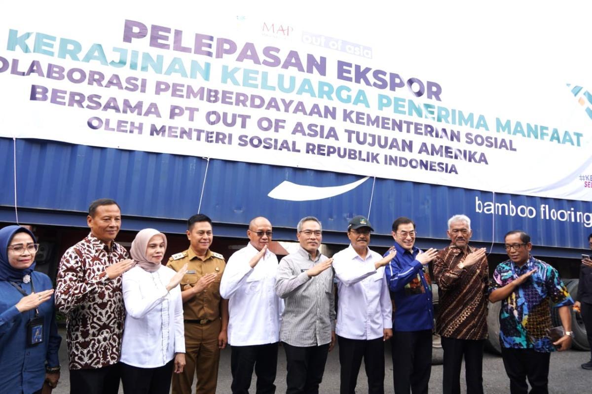 Mensos Saifullah Yusuf Lepas Produk Ekspor KPM ke Amerika, Bukti Pemberdayaan Berjalan