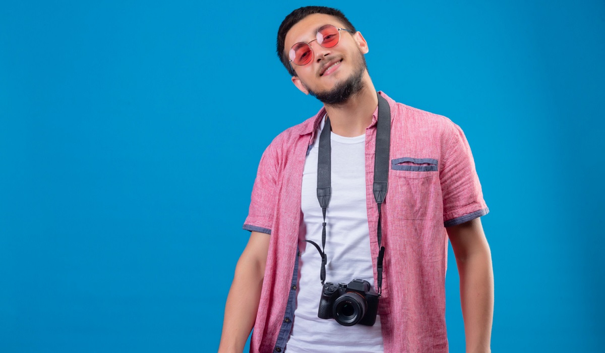 Maskulin dan Simbol Kepercayaan Diri, Simak 8 Ide Padu Padan Outfit Pink Terbaik untuk Pria