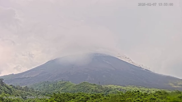 Hujan di Lereng Merapi Picu Ancaman Lahar, Awan Panas Mengarah Barat Daya