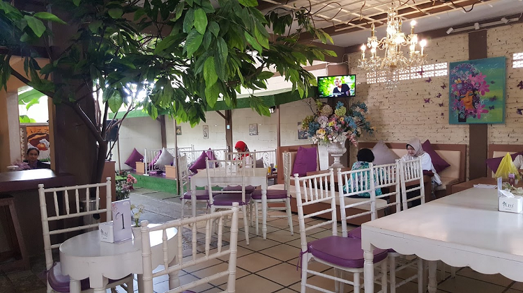 Nongrong Asik, Yuk Eksplorasi Cafe Estetik dan Hits di Kota Cimahi