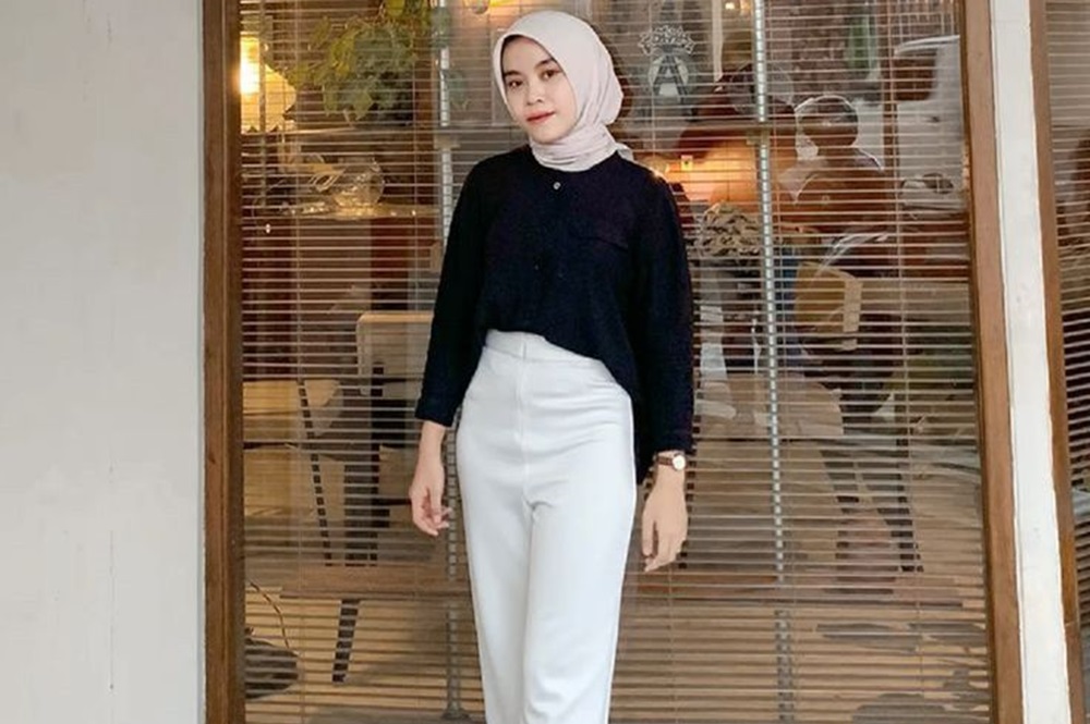Celana Putih Tetap Stylish dengan Paduan Berbagai Atasan Berikut Ini, Cek Lengkapnya