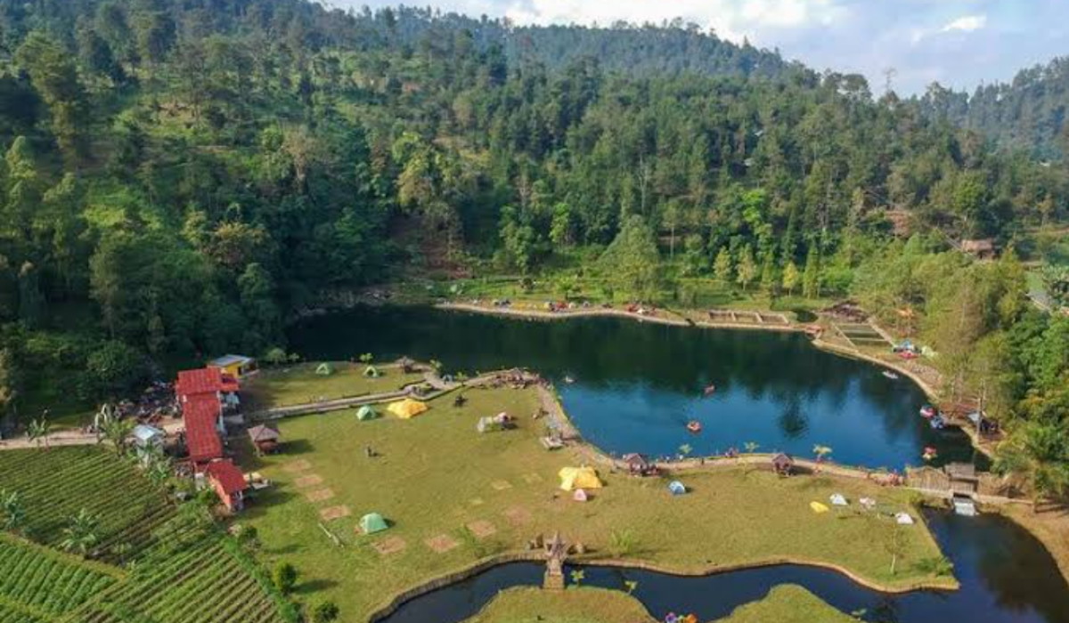 Wisata Terbaru 2024 Telaga Madirda: Pesona Keindahan Karanganyar, Dijamin Sejukkan Pikiranmu