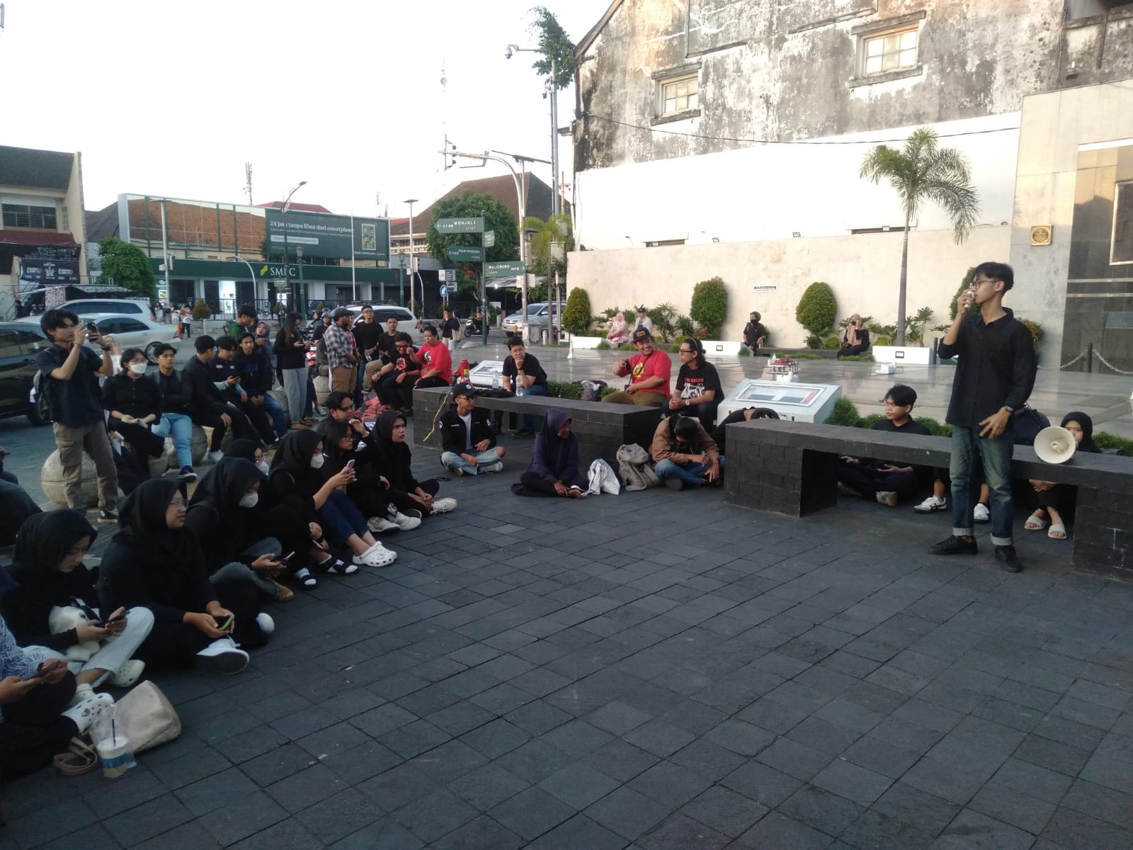 Aksi Kamisan Jogja Kawal Insiden Kecelakaan Mahasiswa UGM, Tuntut Polisi dan UGM Untuk Adil