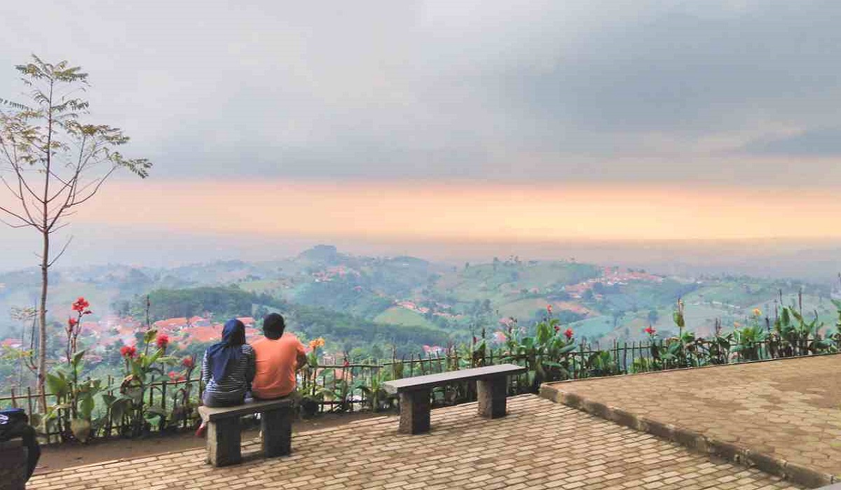 Cocok untuk Para Pecinta Alam, Simak Daya Tarik Memikat Wisata Bukit Moko Bandung