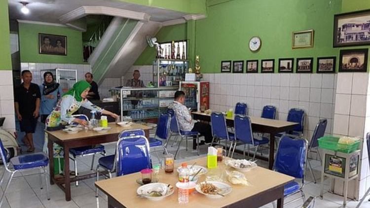 Daftar Tempat Makan Siang Paling Legendaris dan Ekonomis di Jember