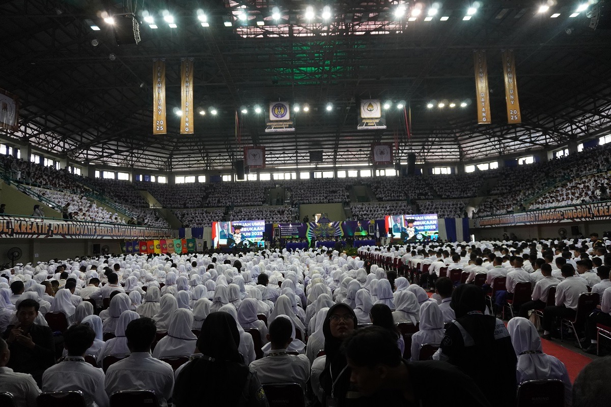 12.306 Mahasiswa Baru UNY Ikuti Pembukaan PKKMB 2025, Prodi Kedokteran Paling Ketat Persaingan