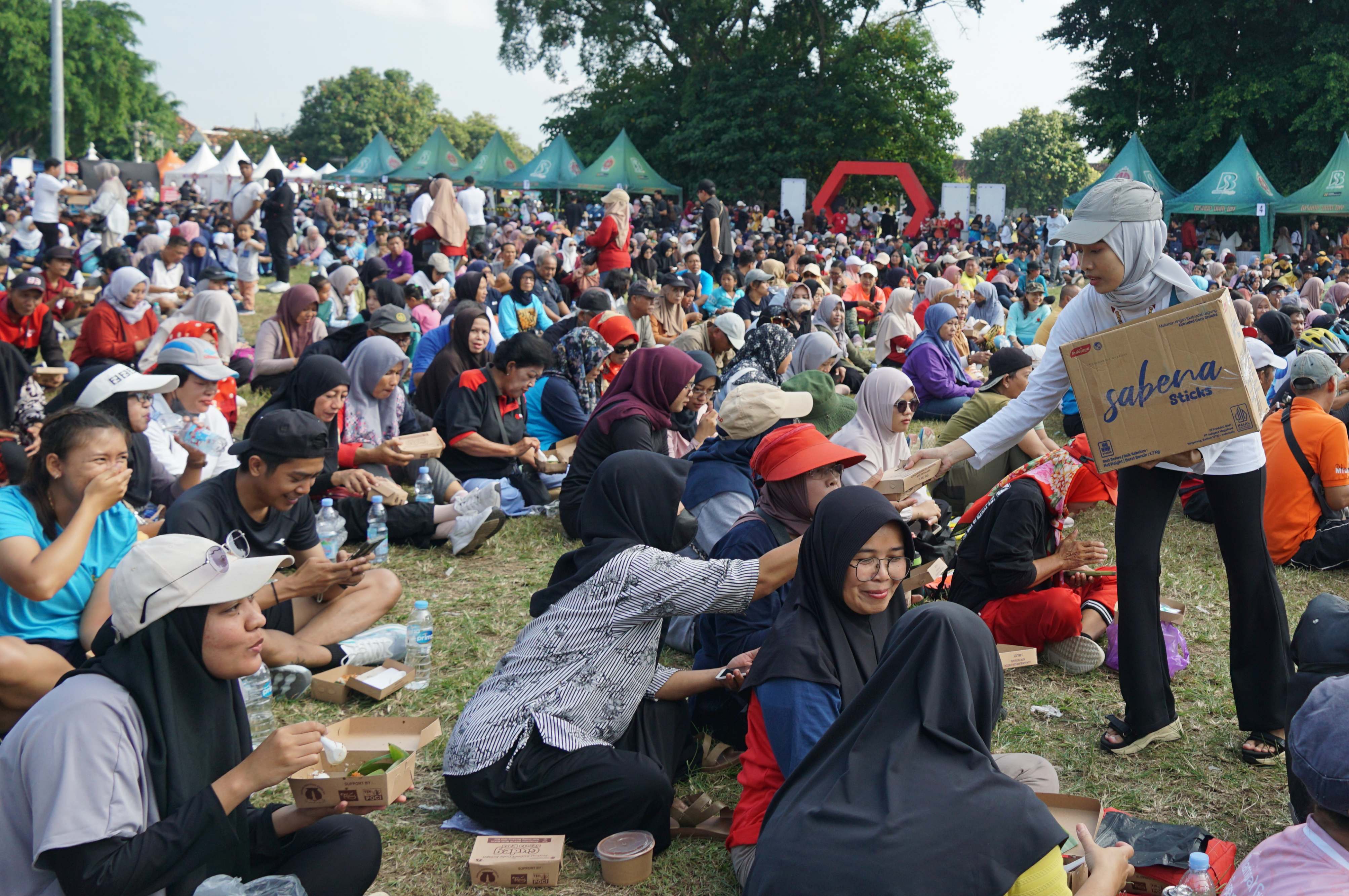 Pecahkan Rekor MURI, 5.007 Porsi Gudeng Disajikan di Alun-alun Selatan Yogyakarta
