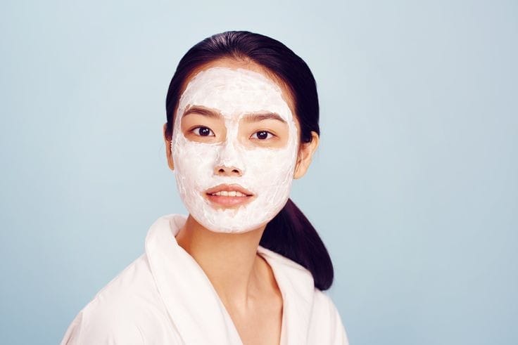 7 Rekomendasi Masker Wajah Ampuh Untuk Memutihkan Kulit, Gak Bikin Kantong Jebol Hasilnya Makin Glowing