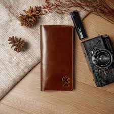 Simak Rekomendasi Model Dompet Pria Kekinian 2025, Untuk Tampil Premium & Bergaya