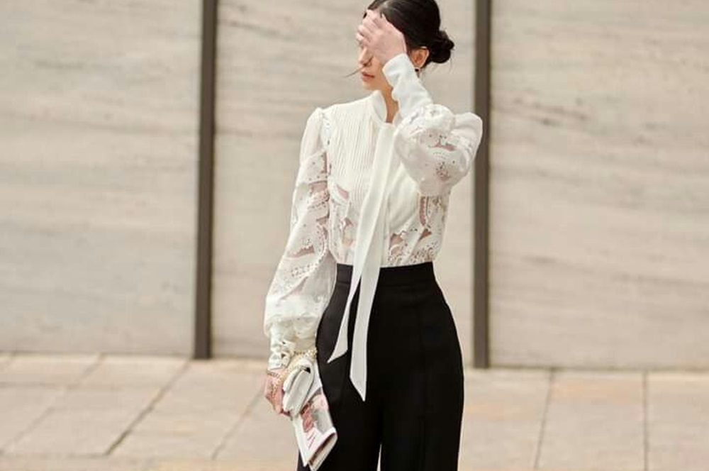 Bingung Pakai Apa Saat Kondangan? Ini 5 Ide Outfit Pakai Celana Kulot Hitam Bisa Kamu Coba