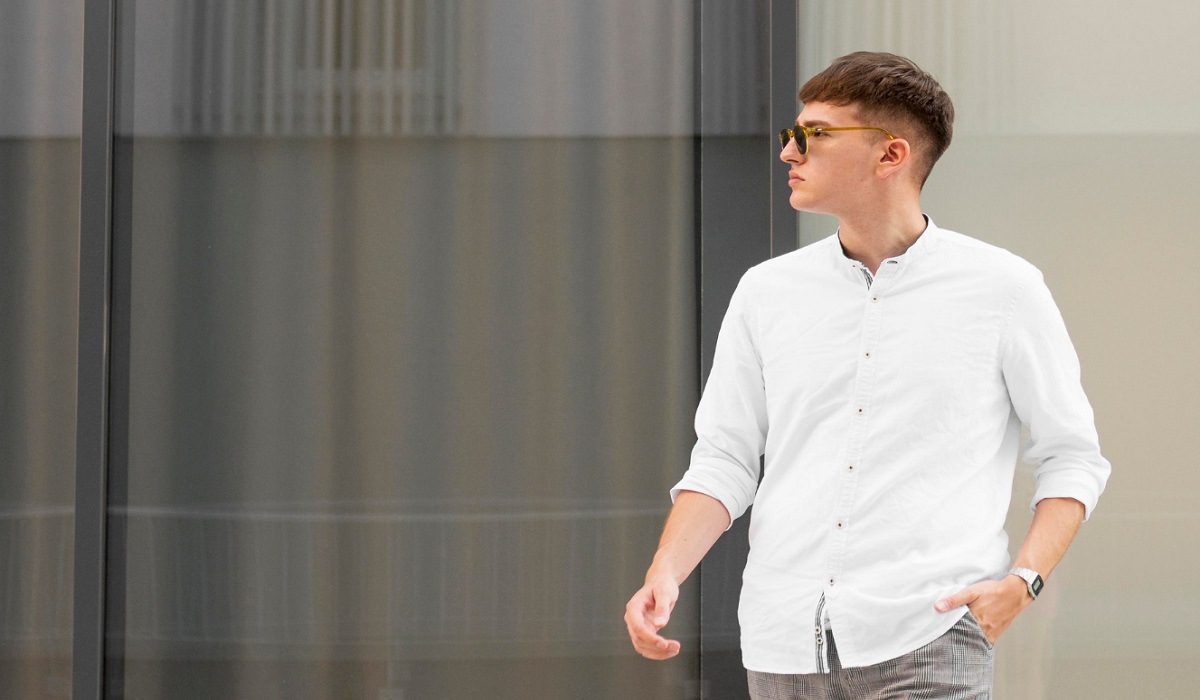 Tampil Stylish dengan Kesan Bersih, Ini Dia Mix and Match Terbaik untuk Kemeja Putih Pria