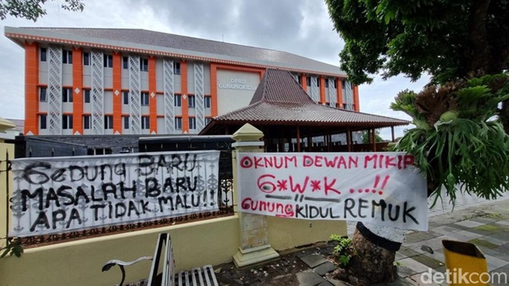 Gabungan Rakyat Gunungkidul Tuntut Oknum Anggota DPRD yang Terlibat Dalam Video Tak Senonoh Dinonaktifkan