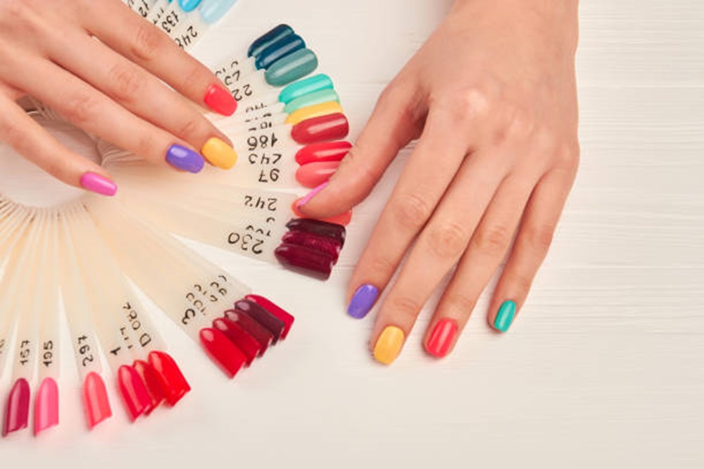Jangan Salah Pilih, Begini Cara Memilih Warna Cat Kuku Sesuai dengan Warna Kulit