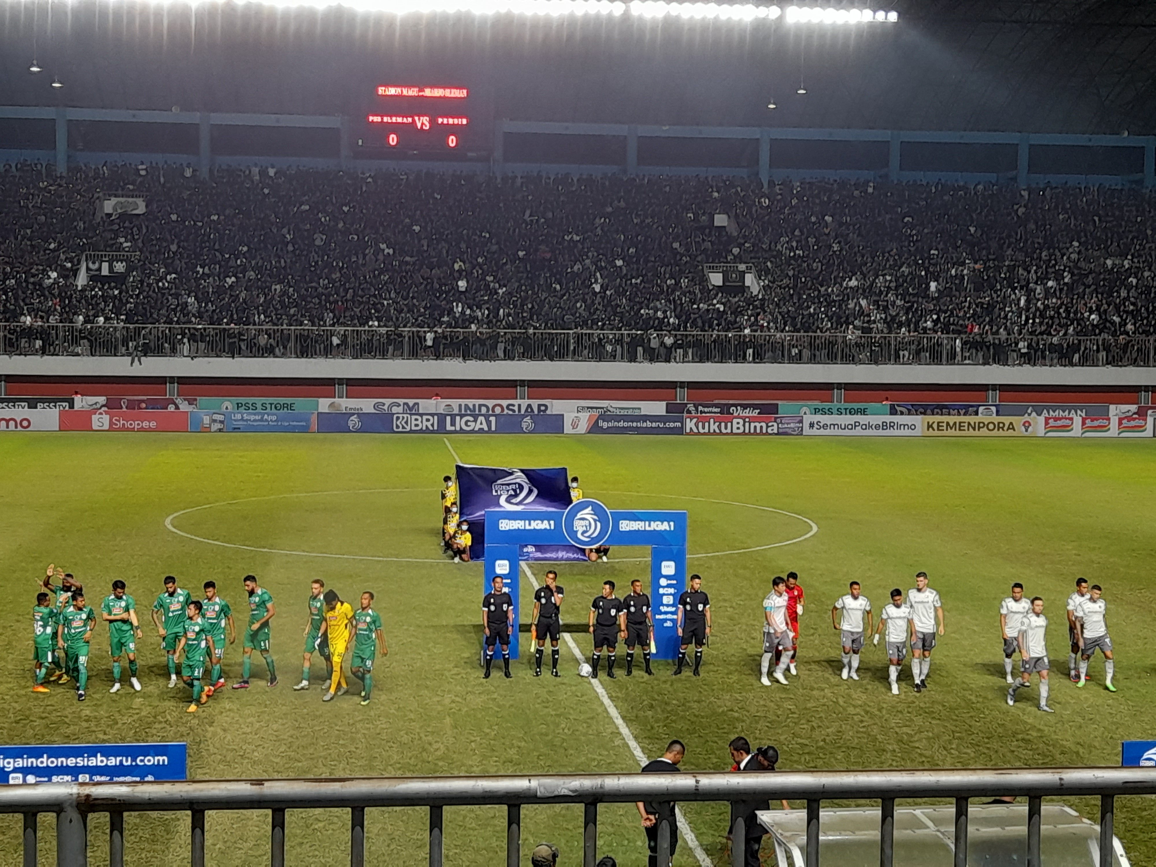 Kokohnya Dinding Pertahanan Persib Bandung, Patahkan Serangan PSS Sleman 