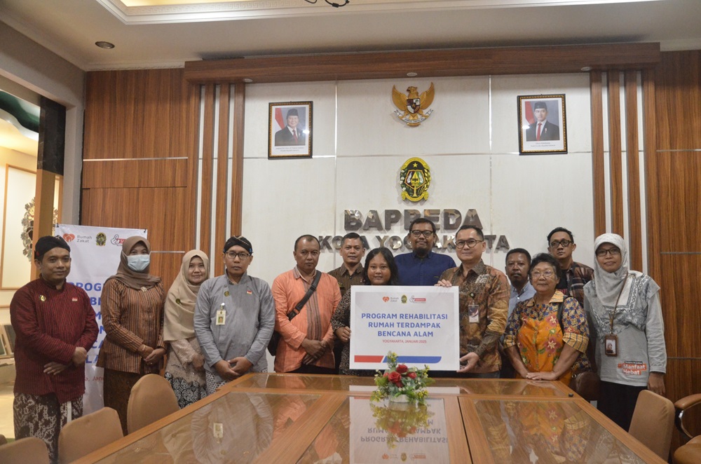 Warga Terdampak Bencana Cuaca Ekstrem di Yogyakarta Terima Bantuan Rehabilitasi 