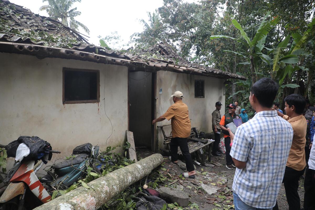 Rumah Lansia di Pakem Rusak Diterjang Hujan Deras dan Angin Kencang