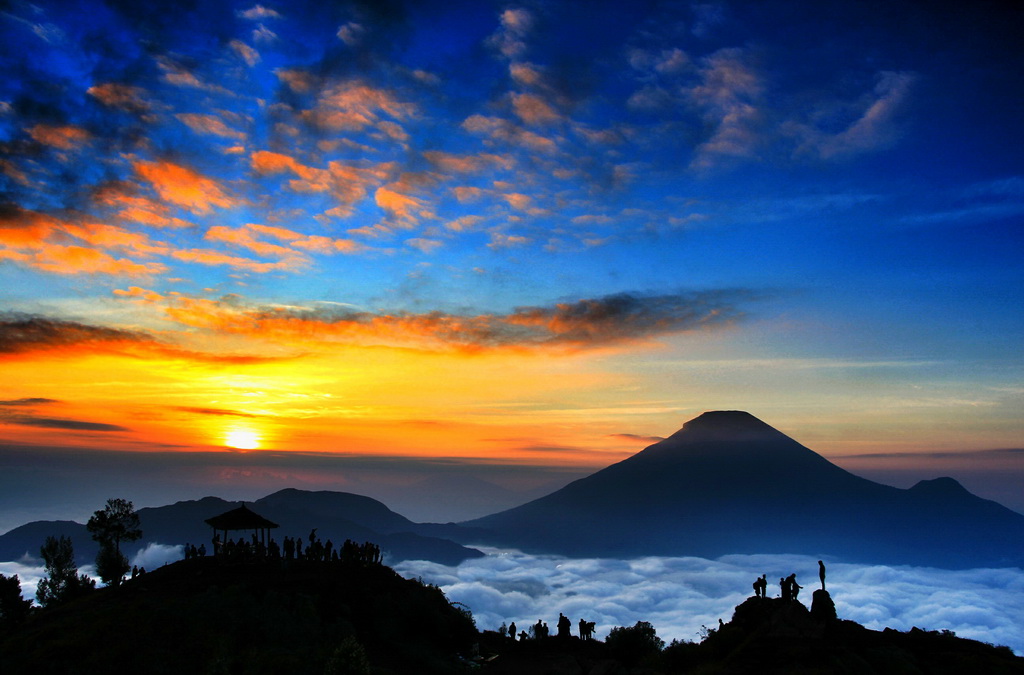Golden Sunrise Wisata Terbaru 2024 Bukit Sikunir Wonosobo? Bikin Para Pendaki Gunung Kagum, Buktikan Sendiri!