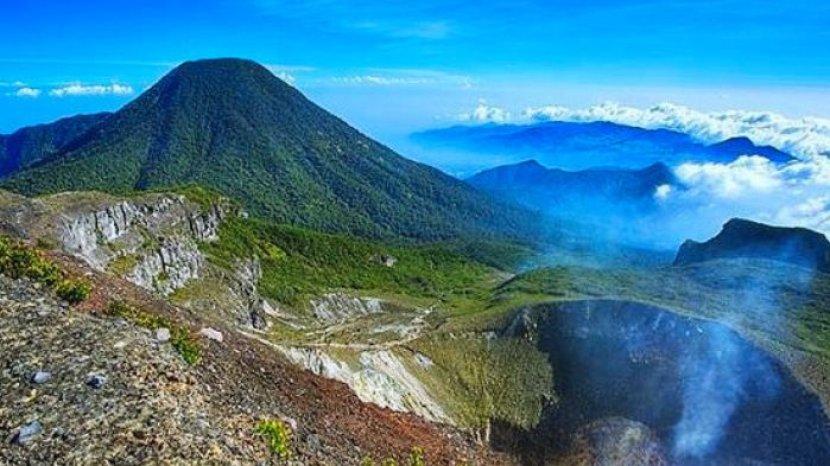 Hiking di Wisata Terbaru 2024: Gunung Patah Simpan Trek Pendakian yang Memacu Agrenalin