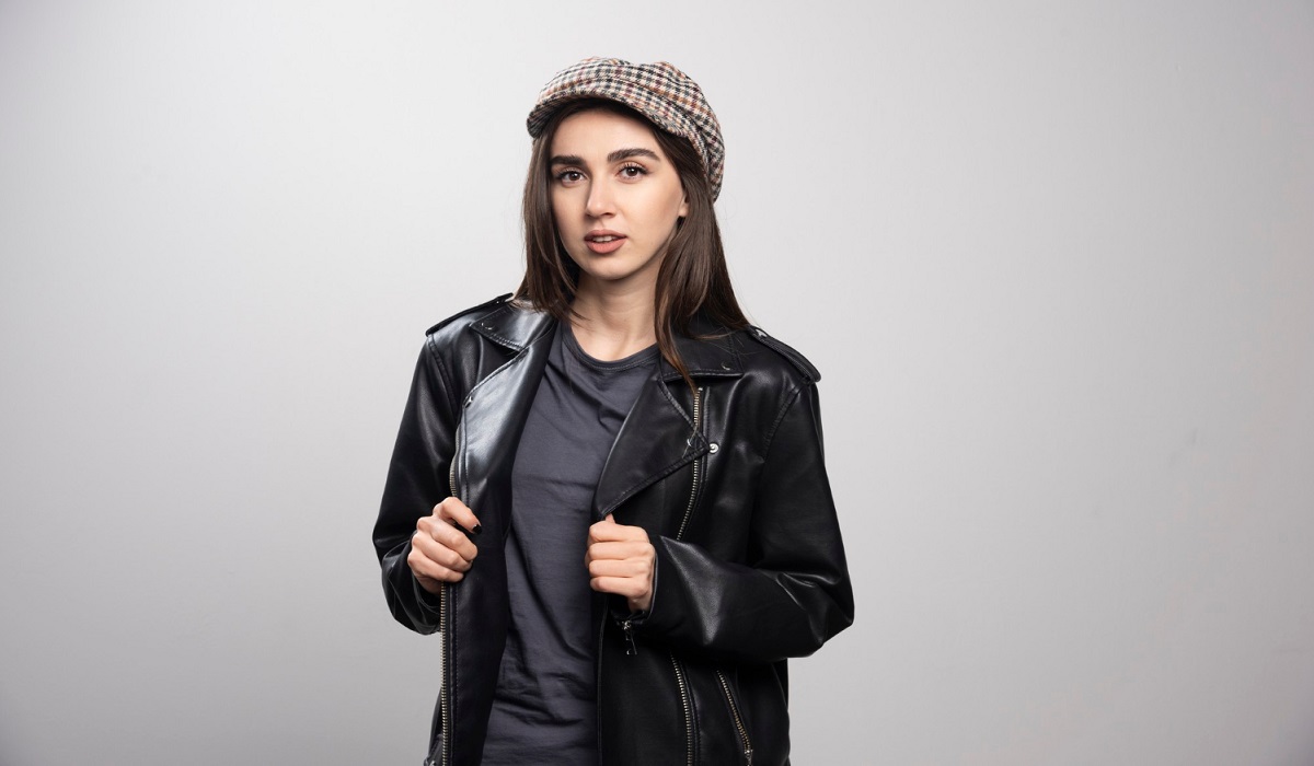 Sentuhan Eksentrik dan Standout, Simak 7 Ide Padu Padan Outfit Terbaik untuk Jaket Kulit Oversized