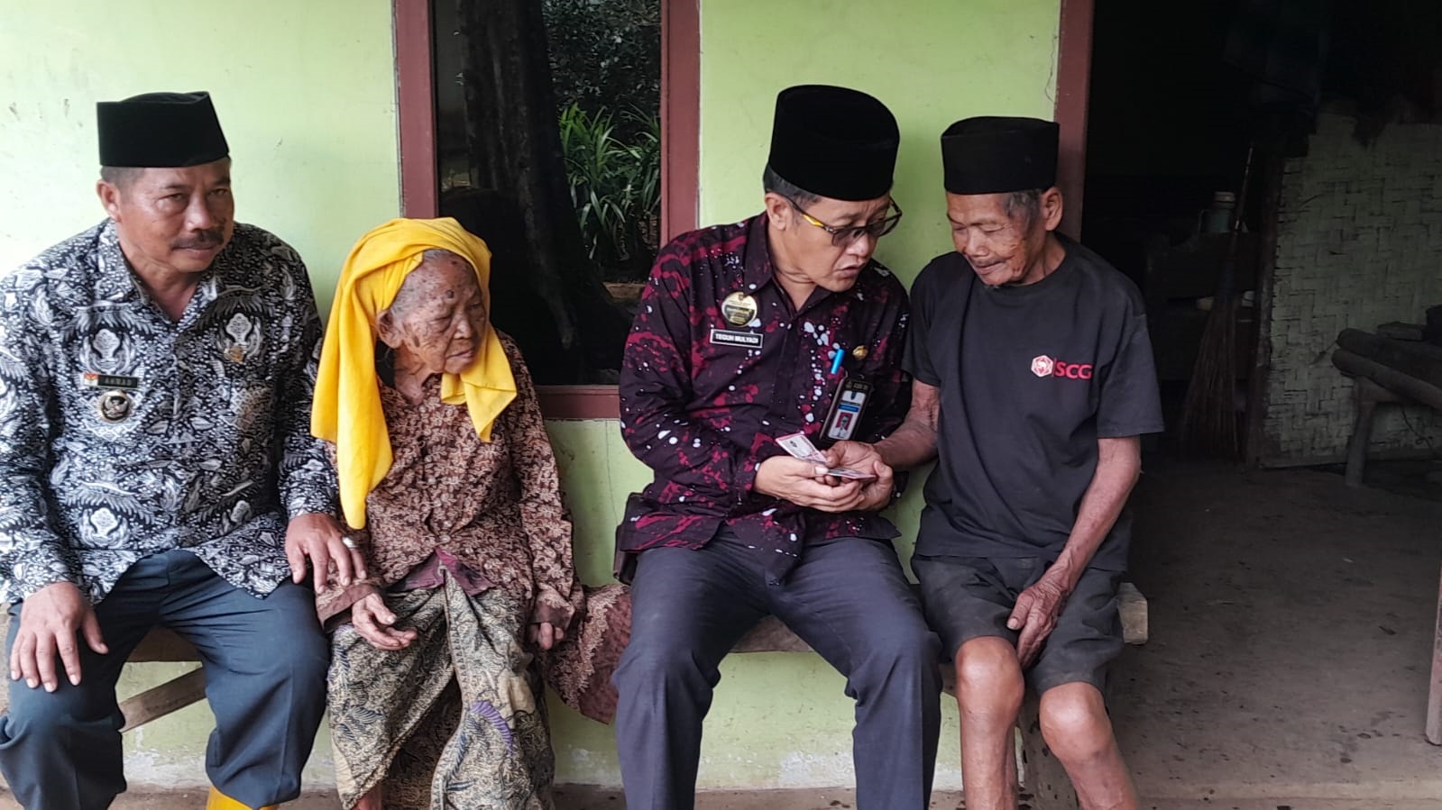 Dinas Permades Kabupaten Tegal Apresiasi Pemdes Yang Akomodir Lansia untuk Menerima BLT