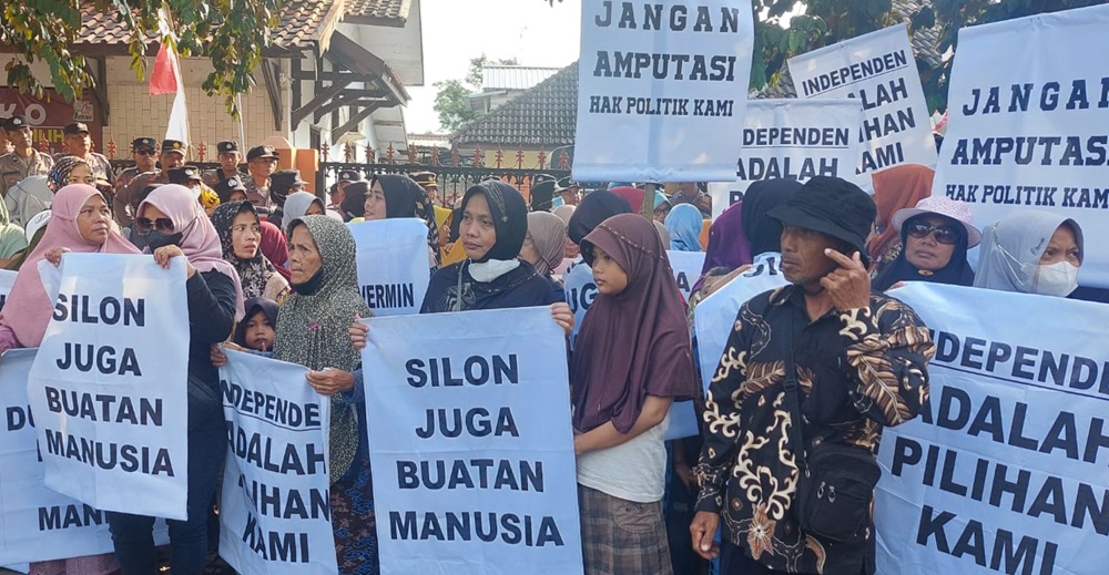 Bakal Paslon Bupati Tegal H Mu’min Keberatan Hasil Vermin, Pendukungnya Geruduk Bawaslu