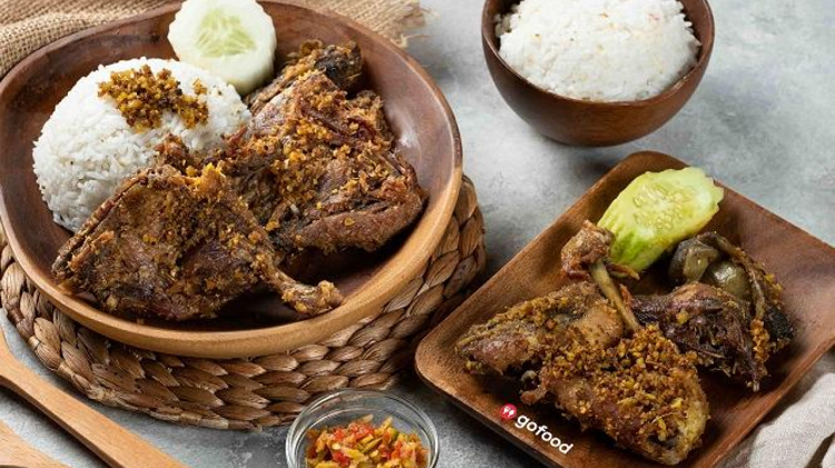 Kuliner Malam dan Siang? Berikut Destinasi Nasi Bebek Terpopuler di Surabaya 