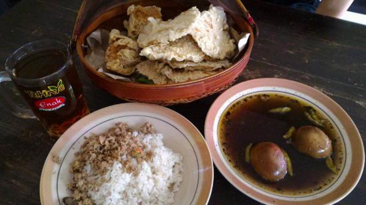 Daftar Destinasi Kuliner Ikonik dengan Cita Rasa Turun-Temurun di Pekalongan