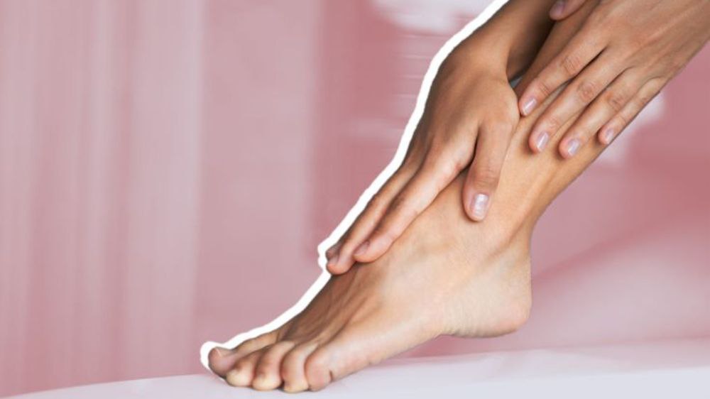 Tips Cara Mencerahkan Punggung Kaki yang Hitam Menggunakan Bahan Alami