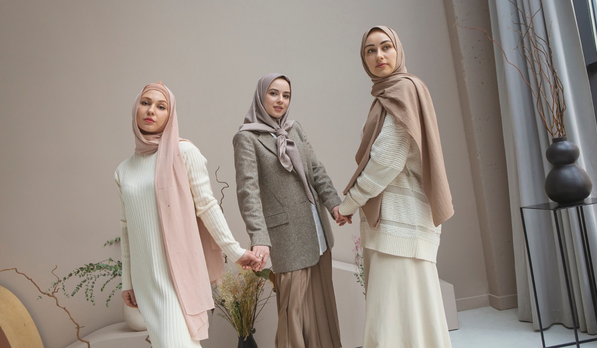 Tampil Kekinian dengan Ragam Variasi, Simak 5 Model Gamis Korean Style yang Cocok untuk Para Remaja