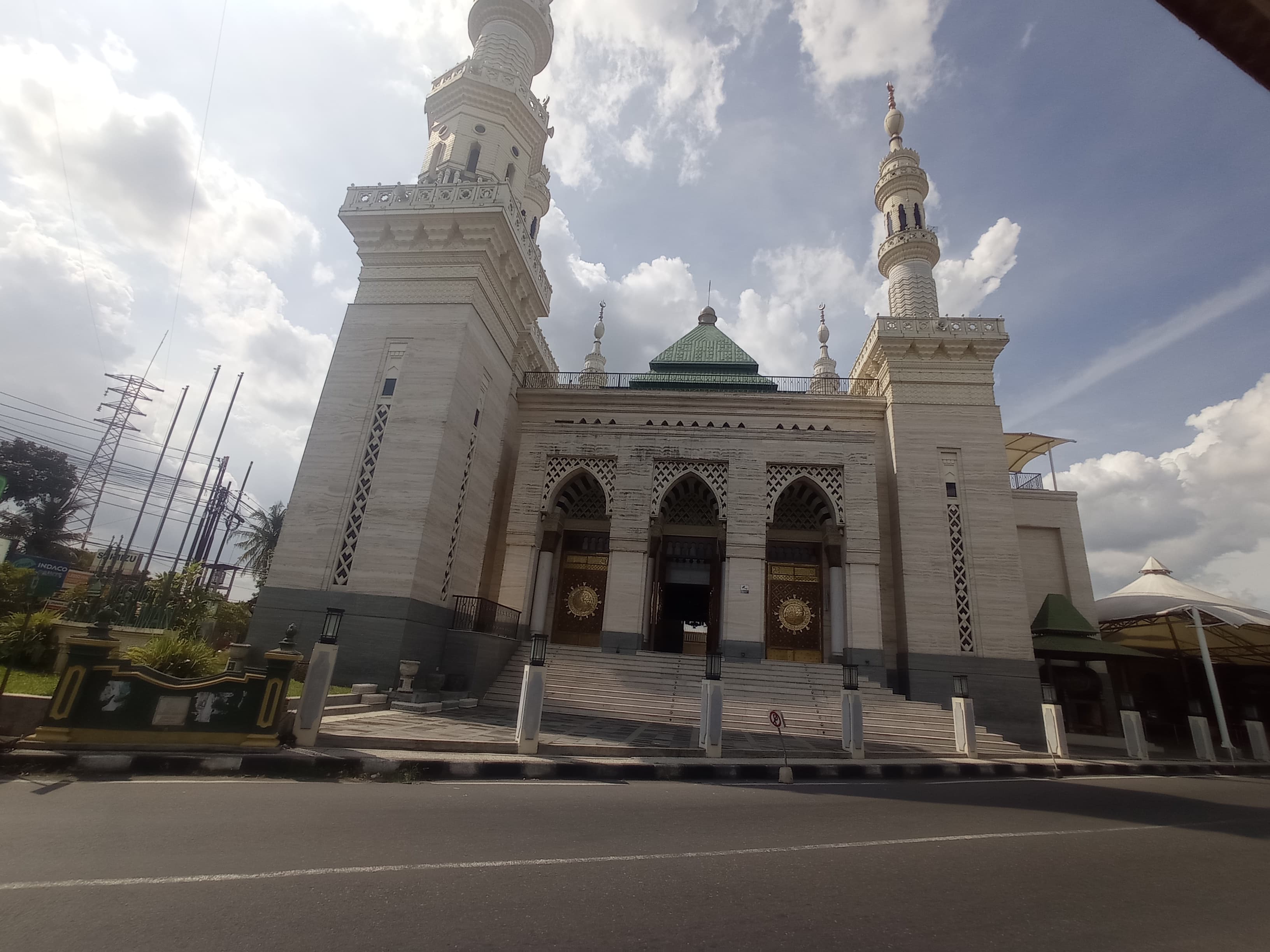 Laporan Polisi Dihentikan, Anak Kedua Pendiri Masjid Suciati Saliman Menggugat Polresta Sleman