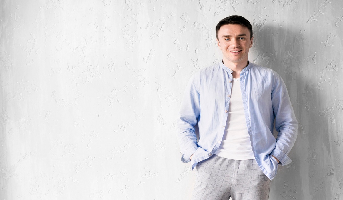 Dari Kasual hingga Semi Formal, Simak 5 Inspirasi Clean Look Outfit untuk Pria di Tahun 2025