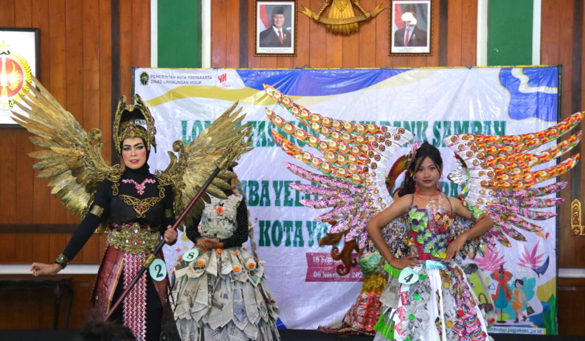 Fashion Show Bank Sampah Jogja, Sarana Terbaik Asah Inovasi dan Kreativitas Warga