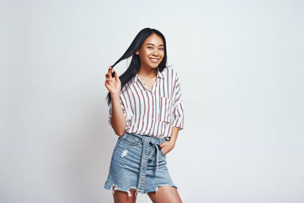 Ide Style Rok Jeans dan Tips Padu Padannya, Bisa Ditiru untuk Berbagai Suasana