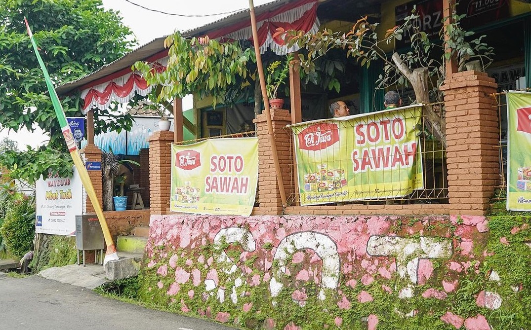 Makan Soto Pinggir Sawah Estetik? Wisata Terbaru 2024 Kuliner Semarang, Tampilkan Lanskap View 3 Gunung!