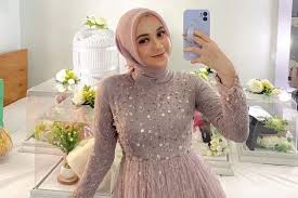 8 Rekomendasi Model Kebaya Pesta Wanita Hijab 2025, Dengan Penampilan Simple Elegan Biar Makin Berkesan