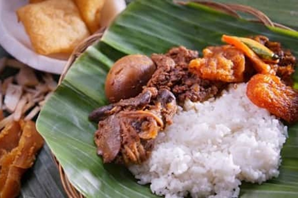 Gak Harus Jauh-jauh ke Jogja, Inilah 5 Gudeg Enak di Surabaya dengan Rasa Sempurna