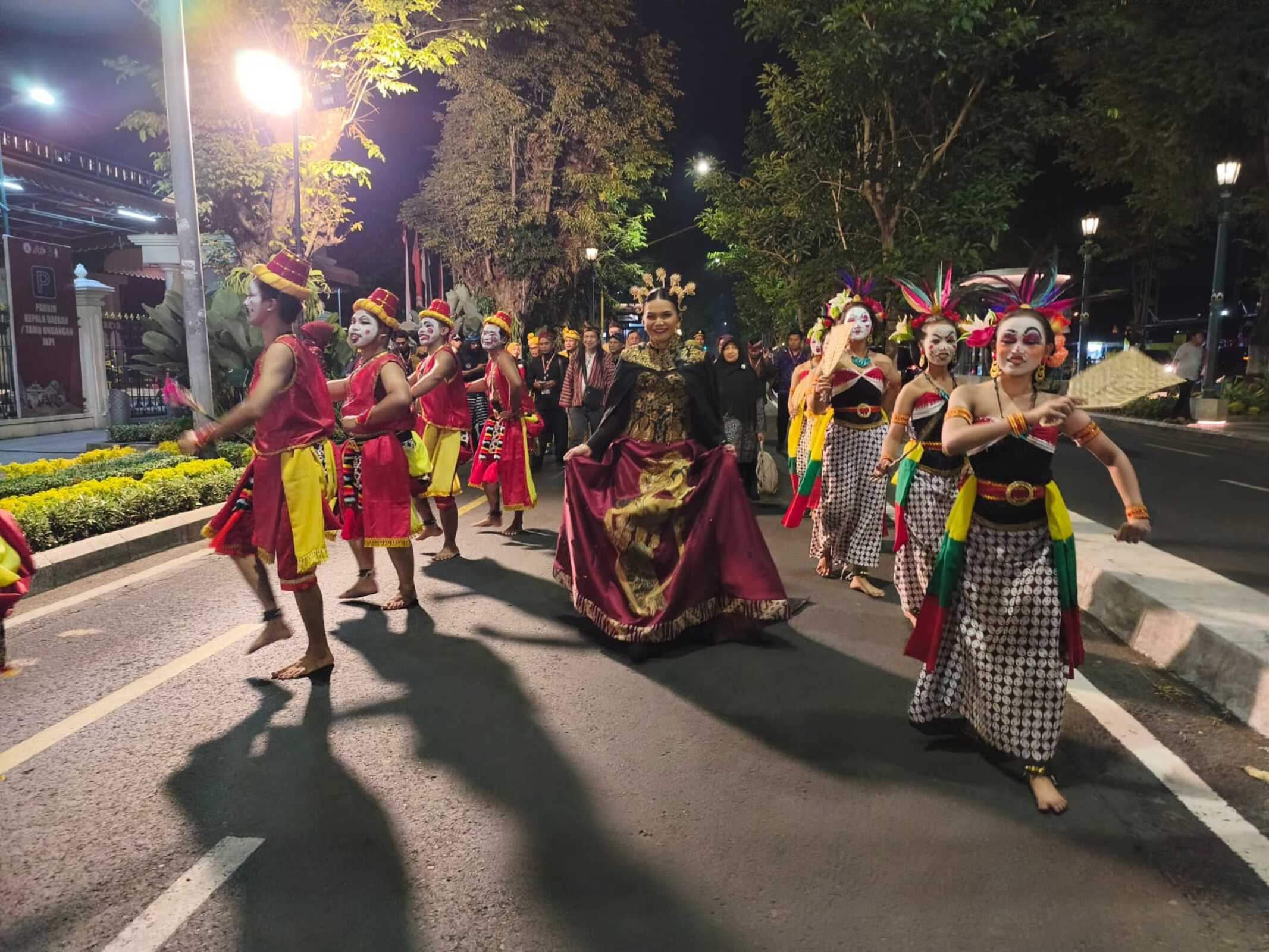 Nusantara Menari di Jalan Malioboro: Ribuan Seniman Hidupkan Gambaran Peradaban Indonesia