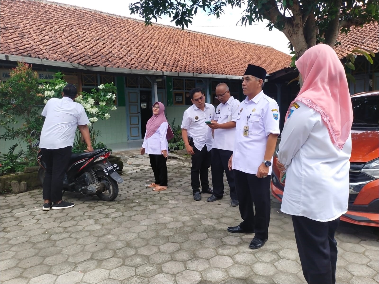 Atap Ruang Kelas Ambruk, Dinas Dikbud Kabupaten Tegal Pastikan Rehab SDN Dukuhlo 01 Tahun Ini