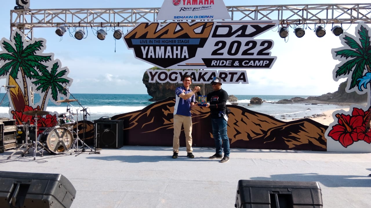 Ratusan Rider Maxi Yamaha Day Larut dalam Kekeluargaan di Pantai Jungwok Gunungkidul