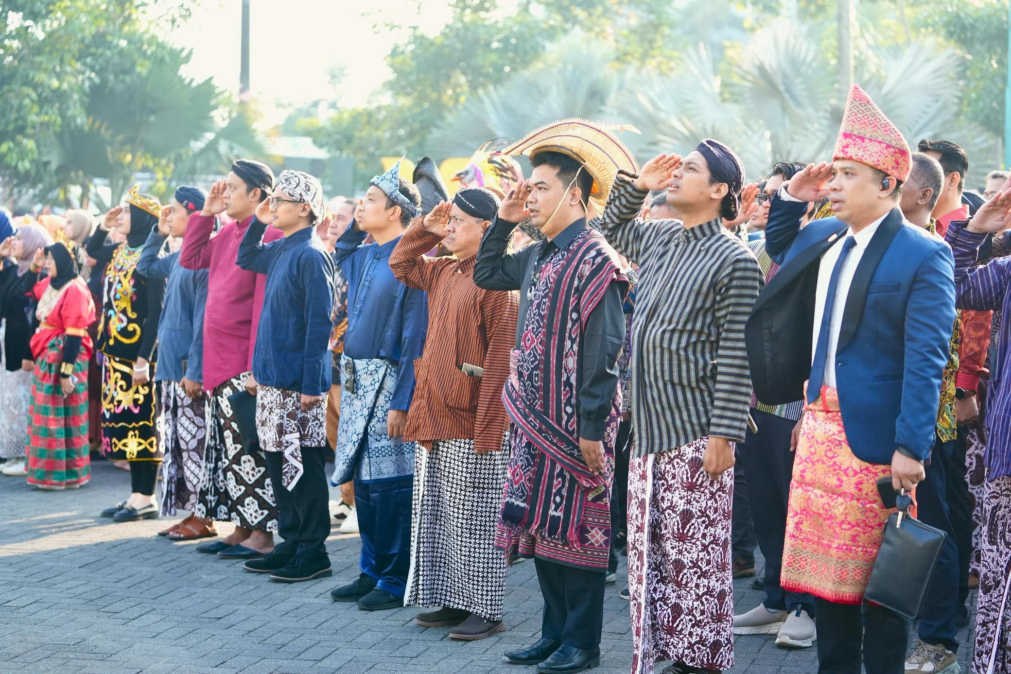 UMY Gelar Upacara HUT ke-80 RI, Ratusan Peserta Kenakan Busana Adat Daerah