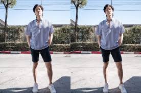 Ide Padu Padan Outfit Liburan Cowok Dengan Celana Pendek, Bikin Tampilan Makin Menarik di 2025