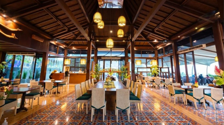 Harga Tiket Masuk & Menu On The Rock Jogja Jadi Tempat Dinner Romantis di Atas Tebing